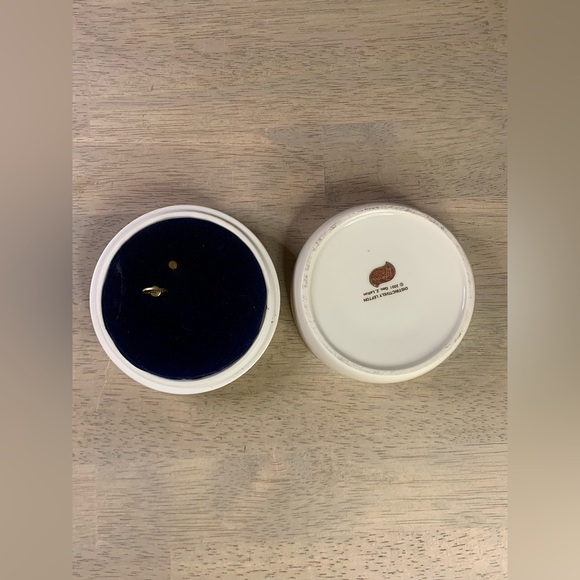 Vintage Lefton Holly Berry Holiday Collection Round‎ Trinket Box Candy Music Box - Picture 4 of 9